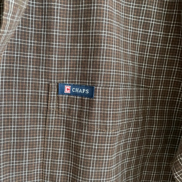 CHAPS “Easy Care” Dress Shirt. - Picture 4 of 7